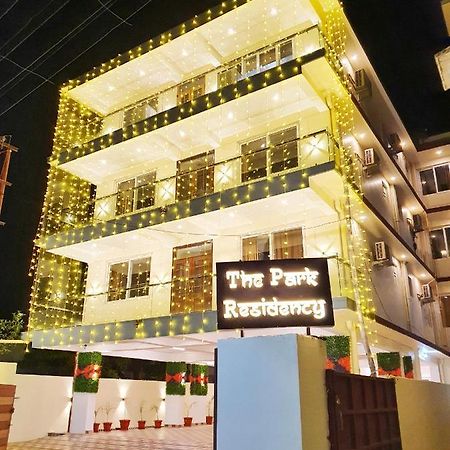 ホテル The Park Residency デヘラードゥーン エクステリア 写真